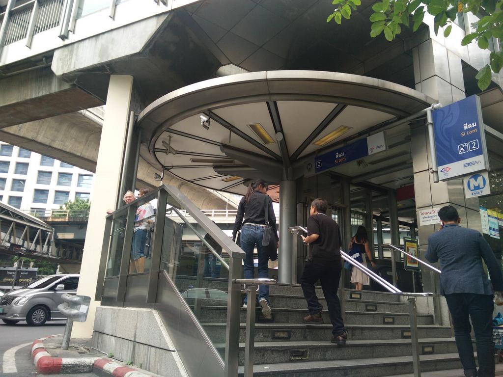 Отель Pula Silom Бангкок Экстерьер фото
